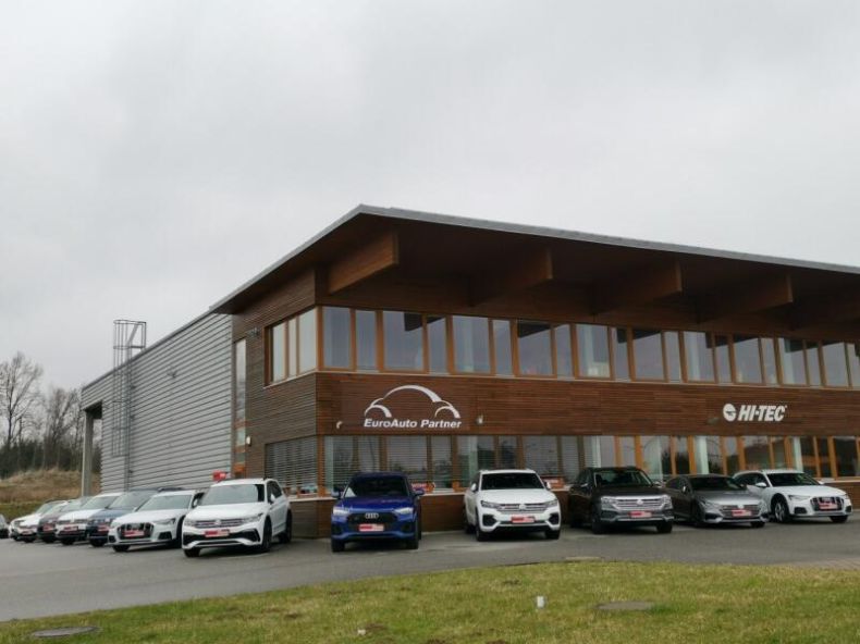 Volkswagen Touareg - hlavní fotka