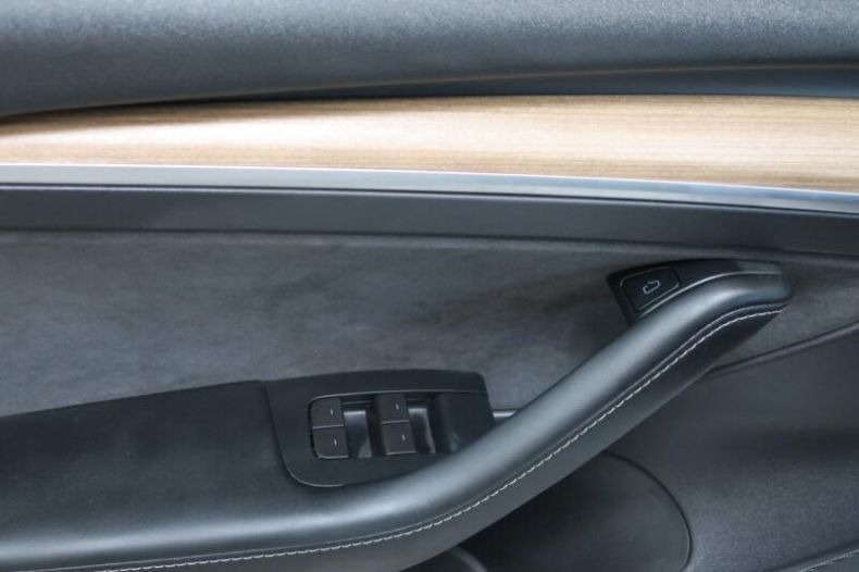 Tesla Model 3 - hlavní fotka
