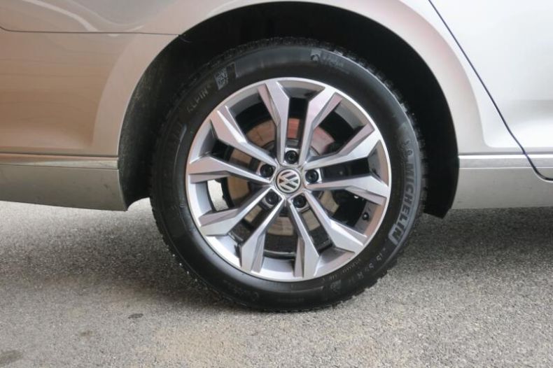 Volkswagen Passat - hlavní fotka