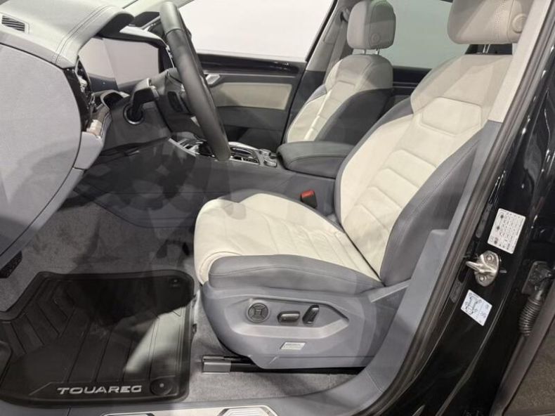 Volkswagen Touareg - hlavní fotka