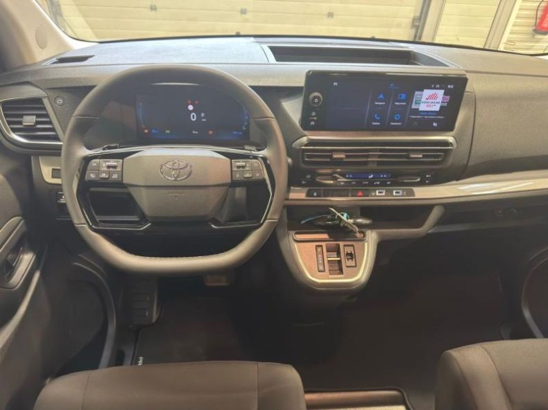 Toyota ProAce - hlavní fotka