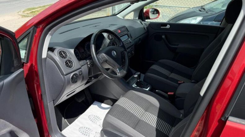 Volkswagen Golf - hlavní fotka
