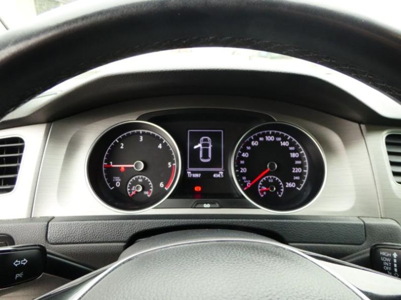 Volkswagen Golf - hlavní fotka