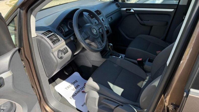 Volkswagen Touran - hlavní fotka