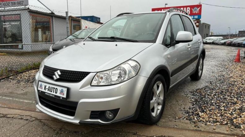 Suzuki SX4 - hlavní foto