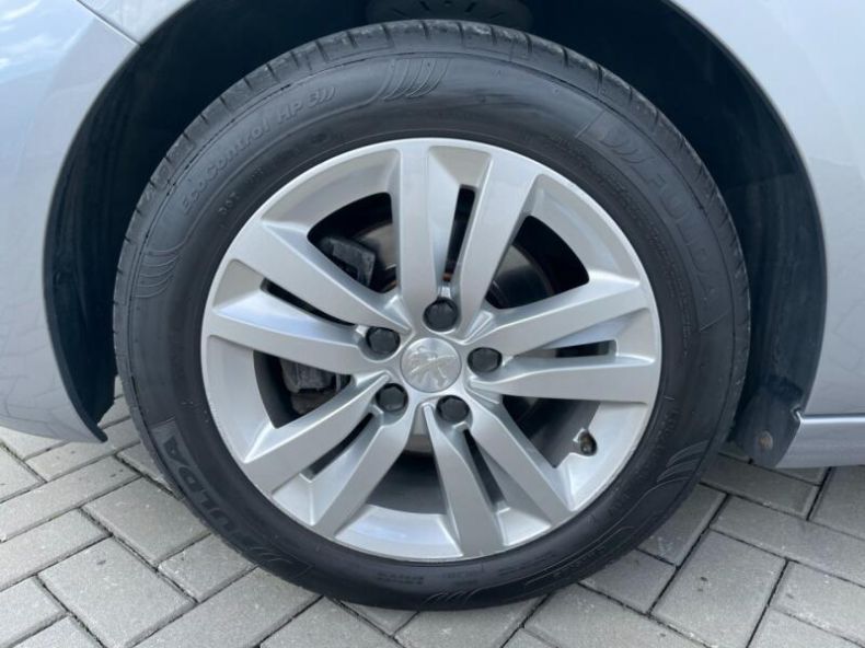 Peugeot 308 - hlavní fotka