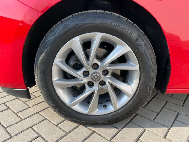 Opel Astra - hlavní fotka