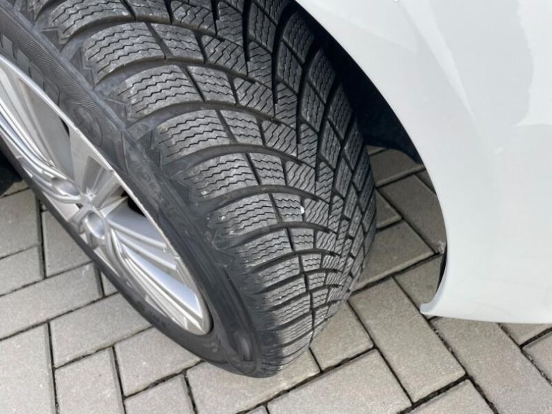 Peugeot 308 - hlavní fotka