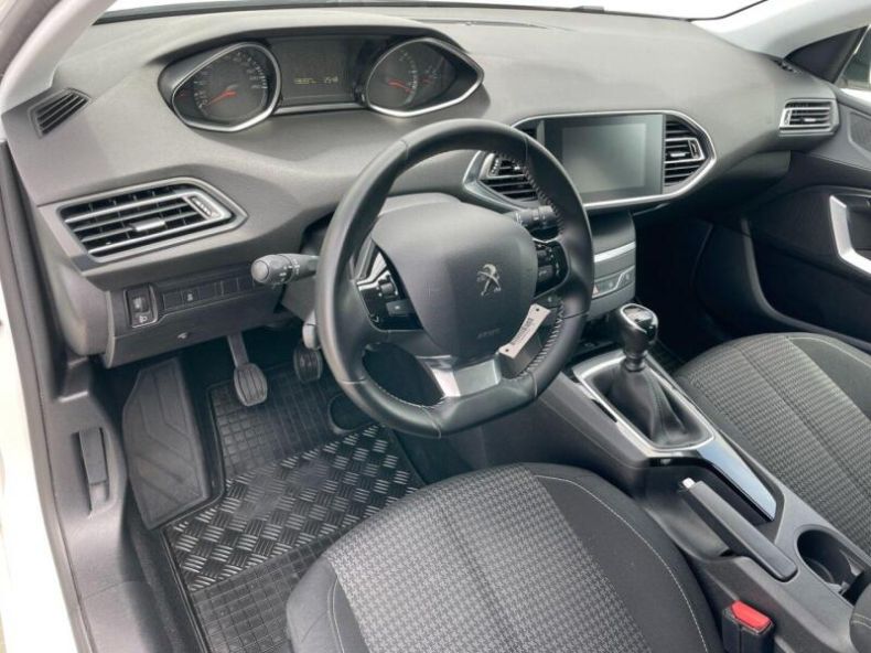 Peugeot 308 - hlavní fotka