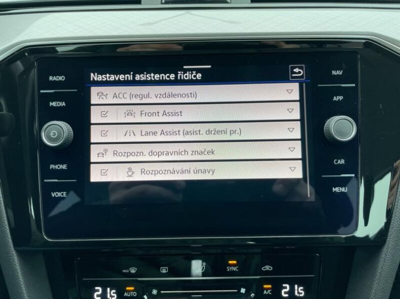 Volkswagen Passat - hlavní fotka