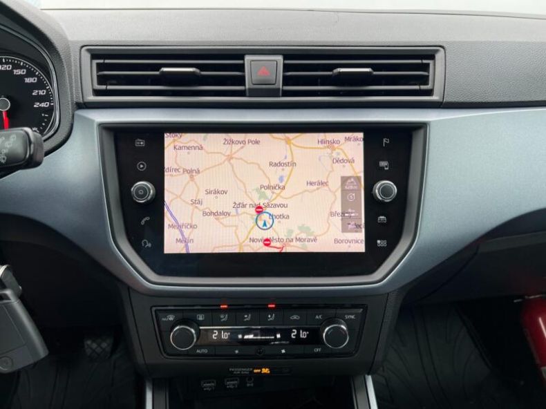 Seat Arona - hlavní fotka
