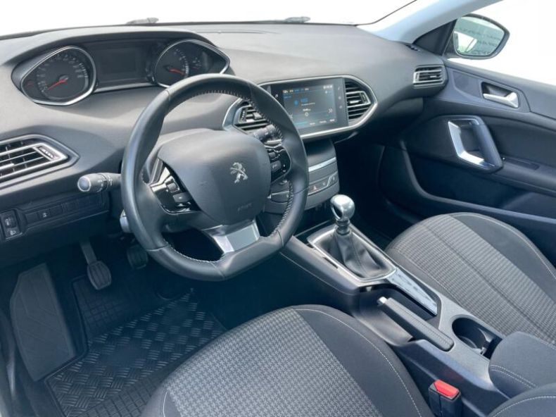 Peugeot 308 - hlavní fotka