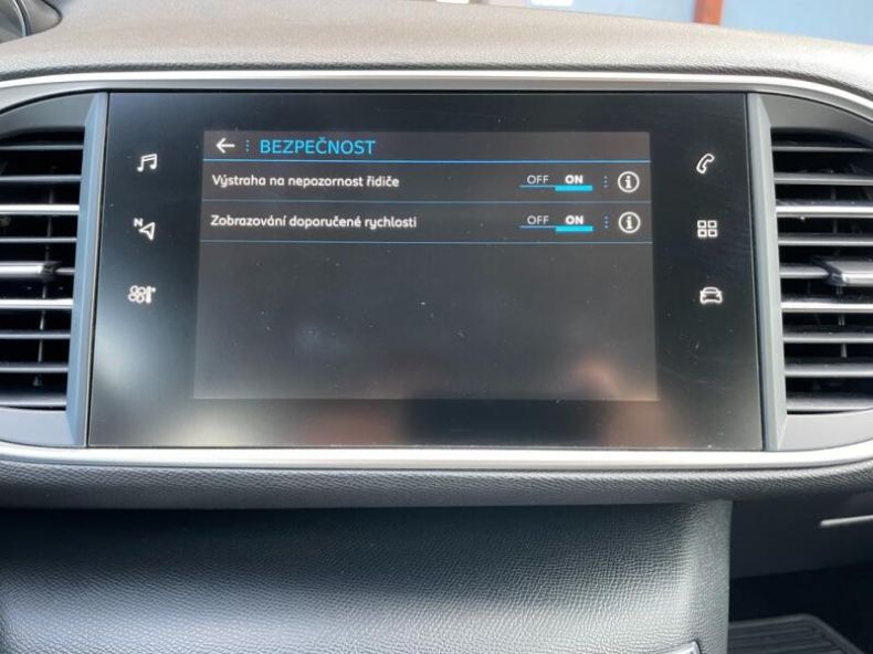 Peugeot 308 - hlavní fotka