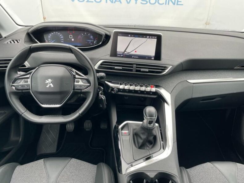 Peugeot 3008 - hlavní fotka