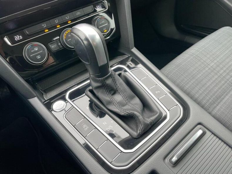 Tesla Model 3 - hlavní fotka