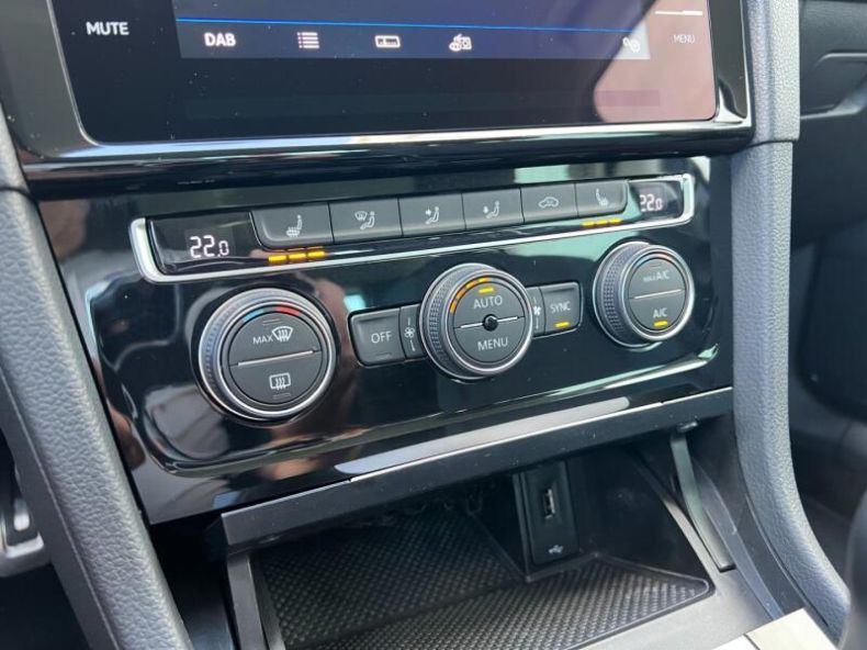 Volkswagen Golf - hlavní fotka