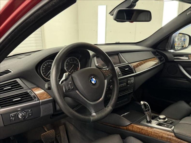 BMW X6 - hlavní fotka
