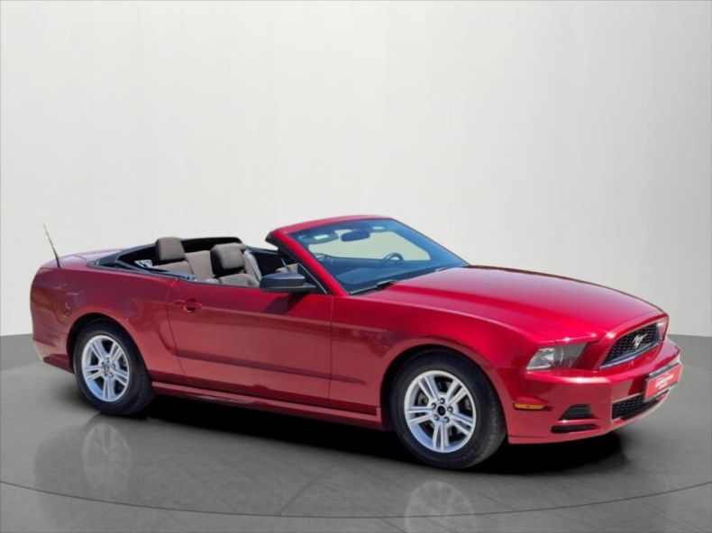 Ford Mustang - hlavní foto