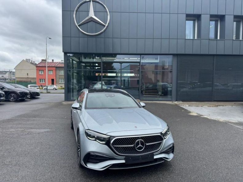 Mercedes Třída E - hlavní foto