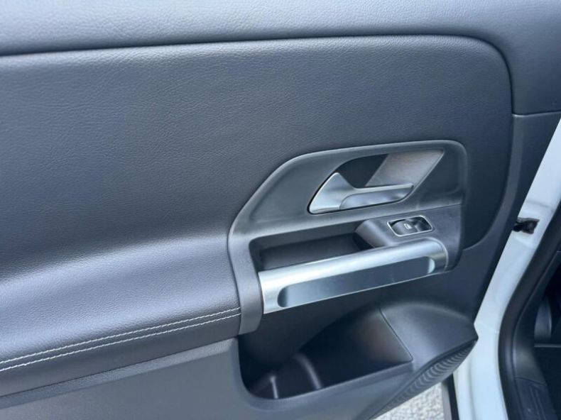 Mercedes GLB - hlavní fotka