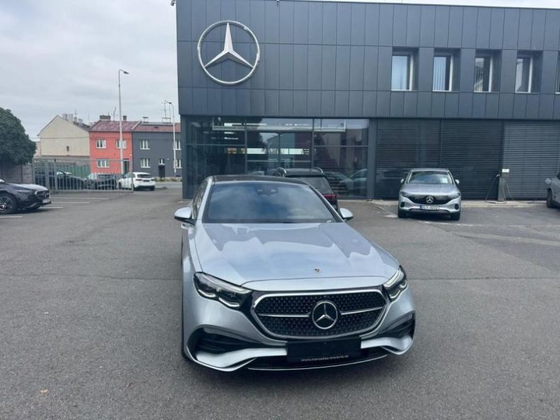 Mercedes Třída E - hlavní foto