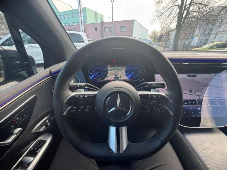 Mercedes EQE - hlavní fotka