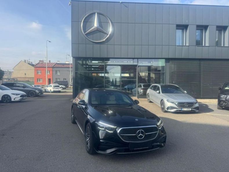 Mercedes Třída E - hlavní foto