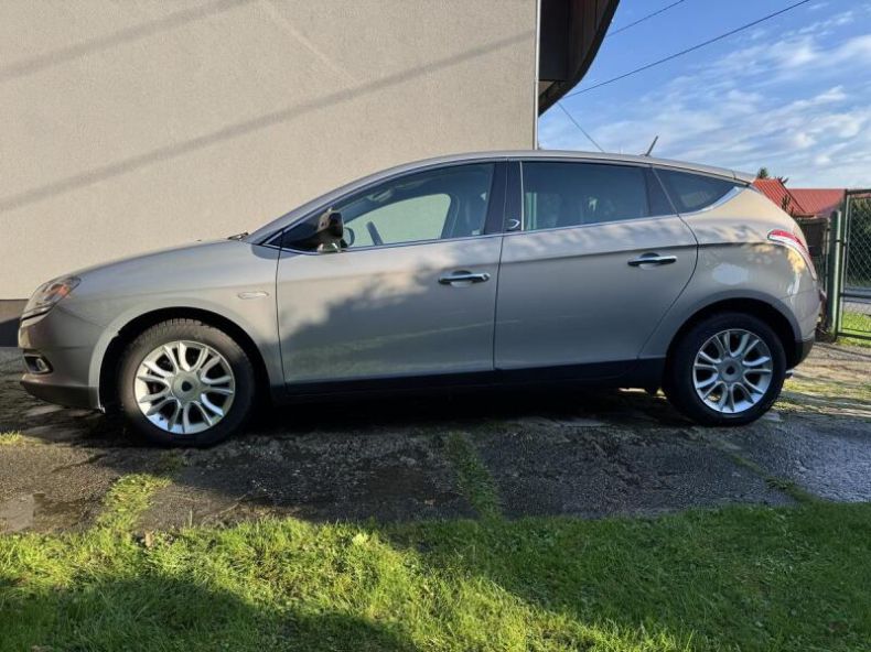 Lancia Delta - hlavní foto