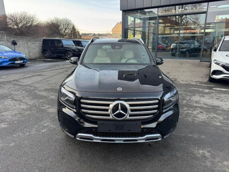 Mercedes GLB - hlavní fotka