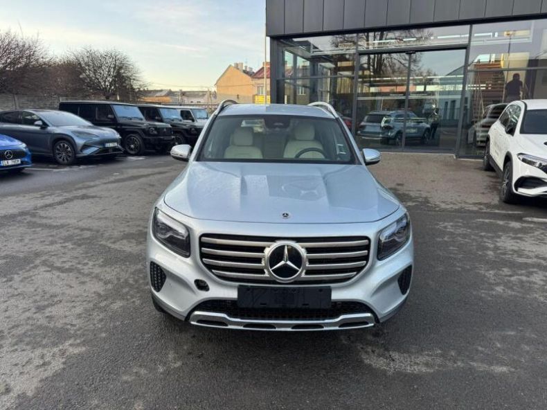 Mercedes GLB - hlavní fotka