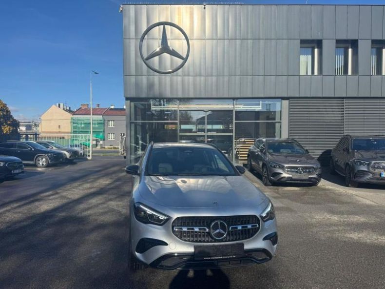 Mercedes Třída GLA - hlavní foto