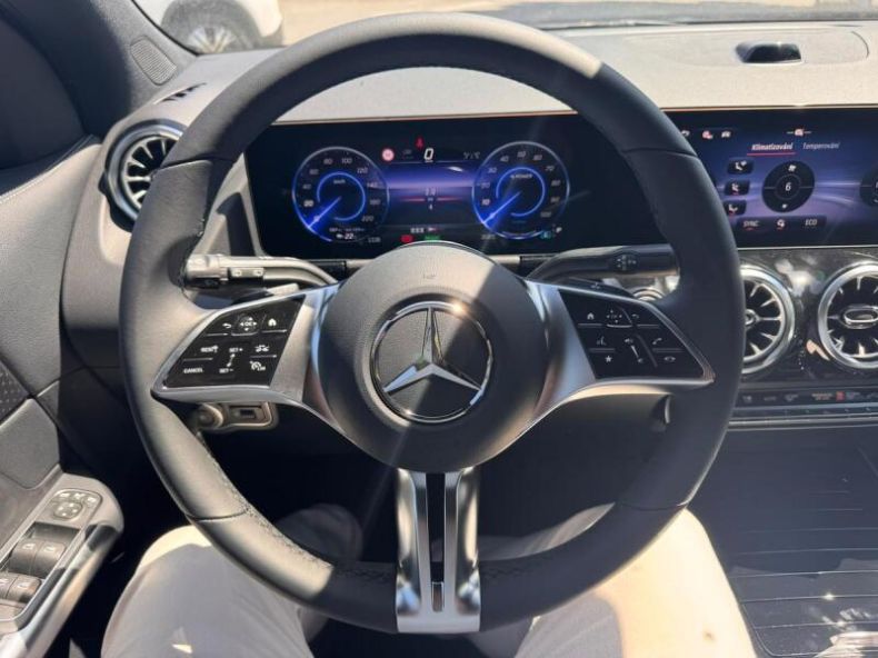 Mercedes EQA - hlavní fotka