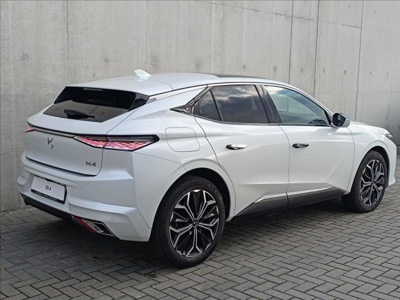 DS Automobiles DS4 - hlavní fotka