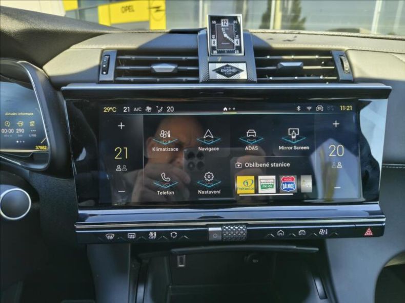DS Automobiles DS7 Crossback - hlavní fotka