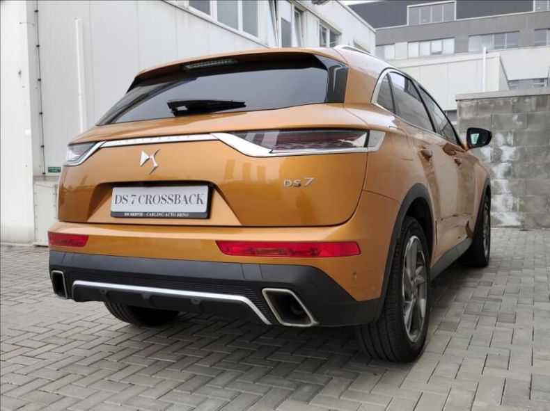 DS Automobiles DS7 Crossback - hlavní fotka