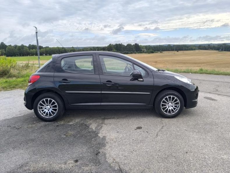 Peugeot 207 - hlavní fotka