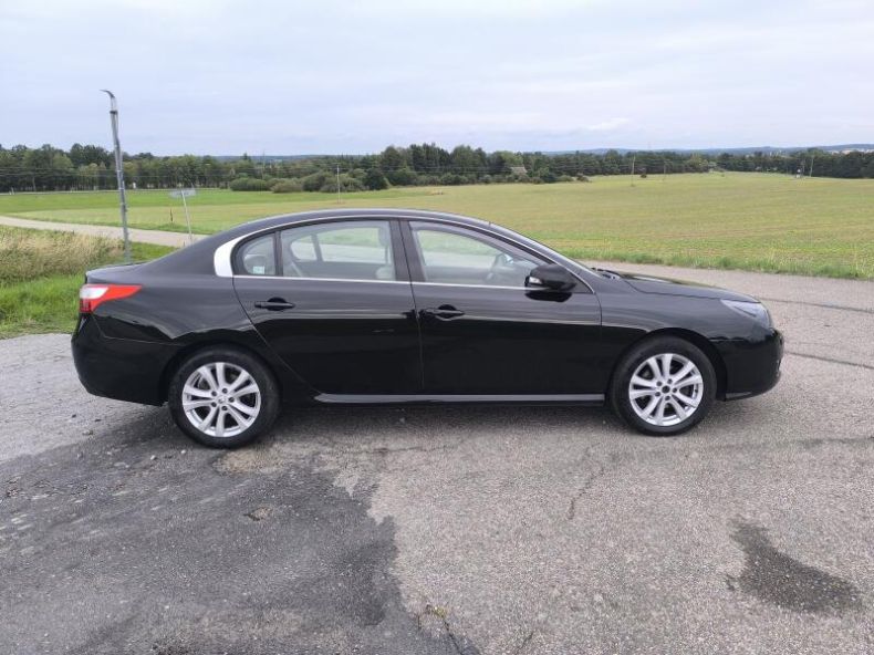 Renault Latitude - hlavní fotka