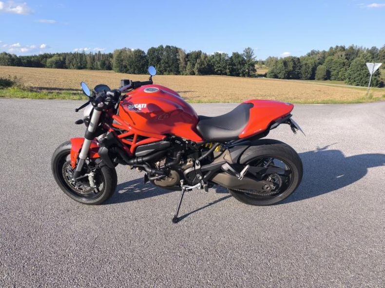 Ducati Monster - hlavní foto