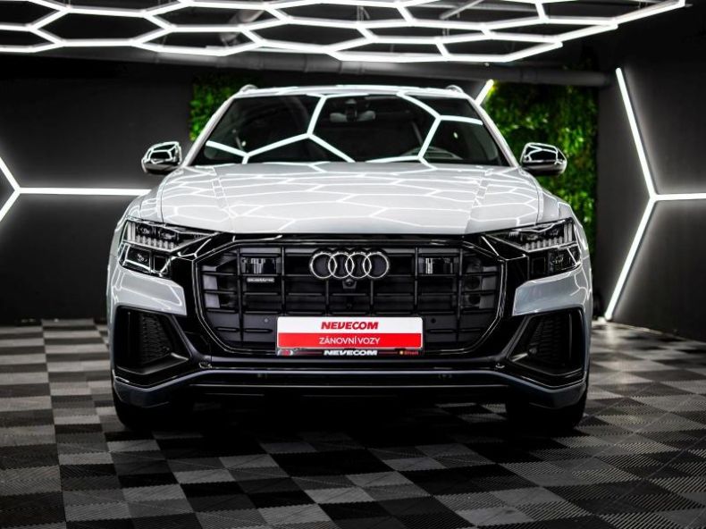 Audi Q8 - hlavní foto