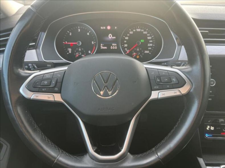 Volkswagen Passat - hlavní fotka