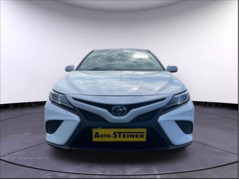 Toyota Camry - hlavní foto