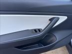 Tesla Model 3 - fotka číslo 12