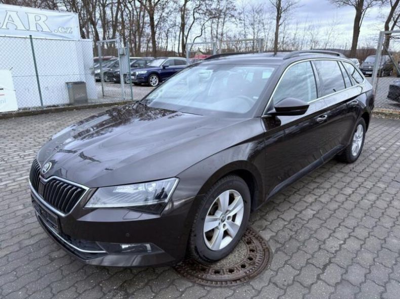 Škoda Superb - hlavní foto