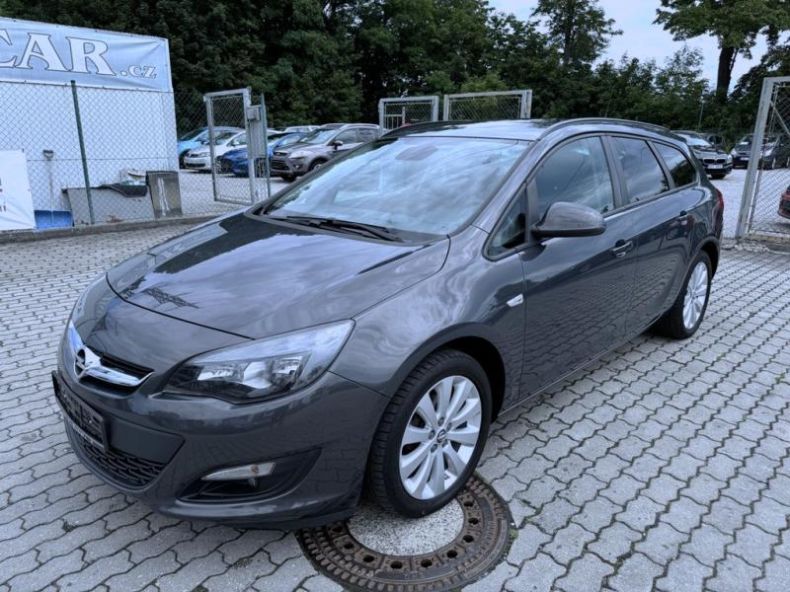 Opel Astra - hlavní foto