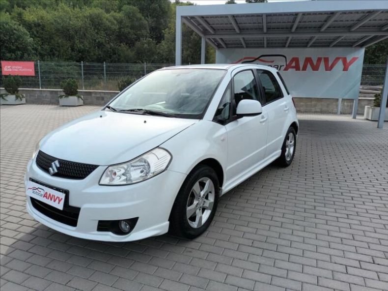 Suzuki SX4 - hlavní foto
