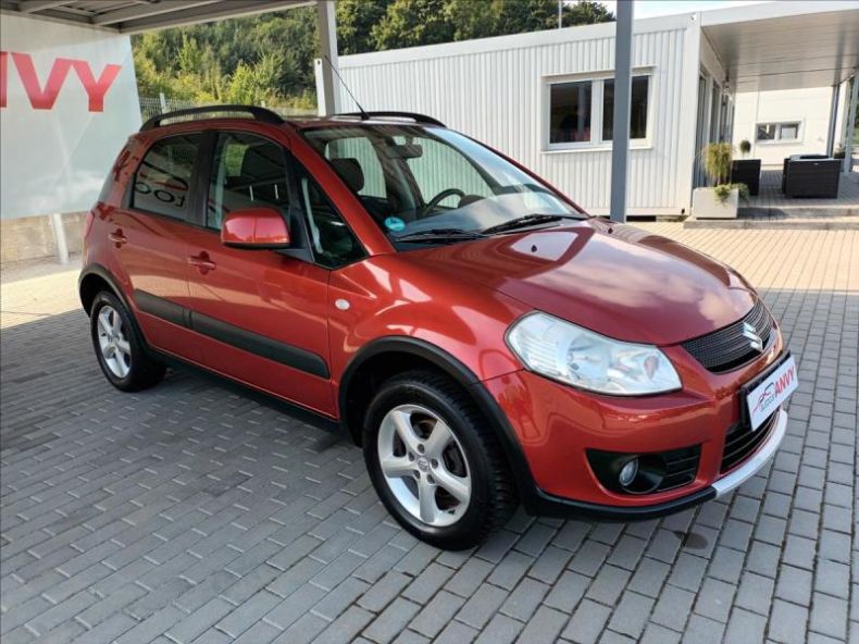 Suzuki SX4 - hlavní fotka