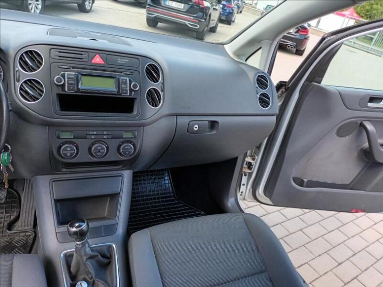 Volkswagen Golf - hlavní fotka