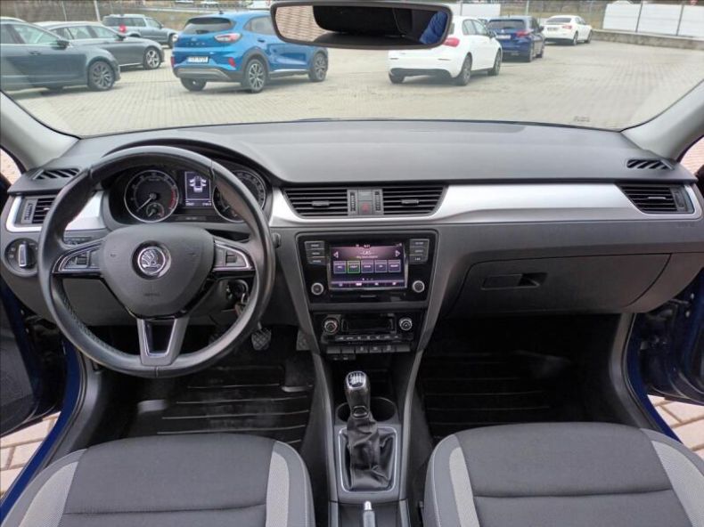 Škoda Rapid - hlavní fotka
