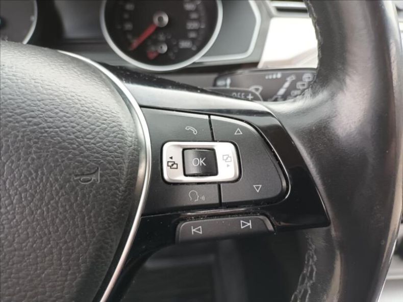Volkswagen Passat - hlavní fotka