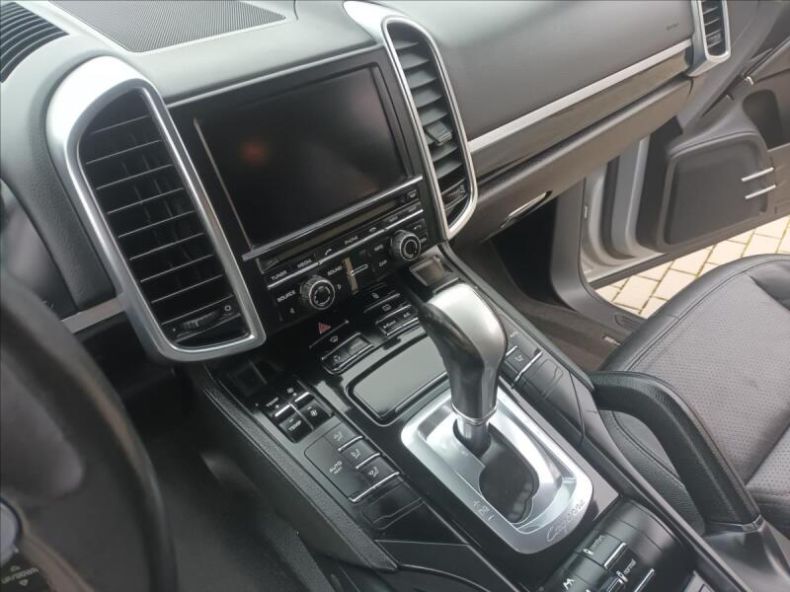 Porsche Cayenne - hlavní fotka